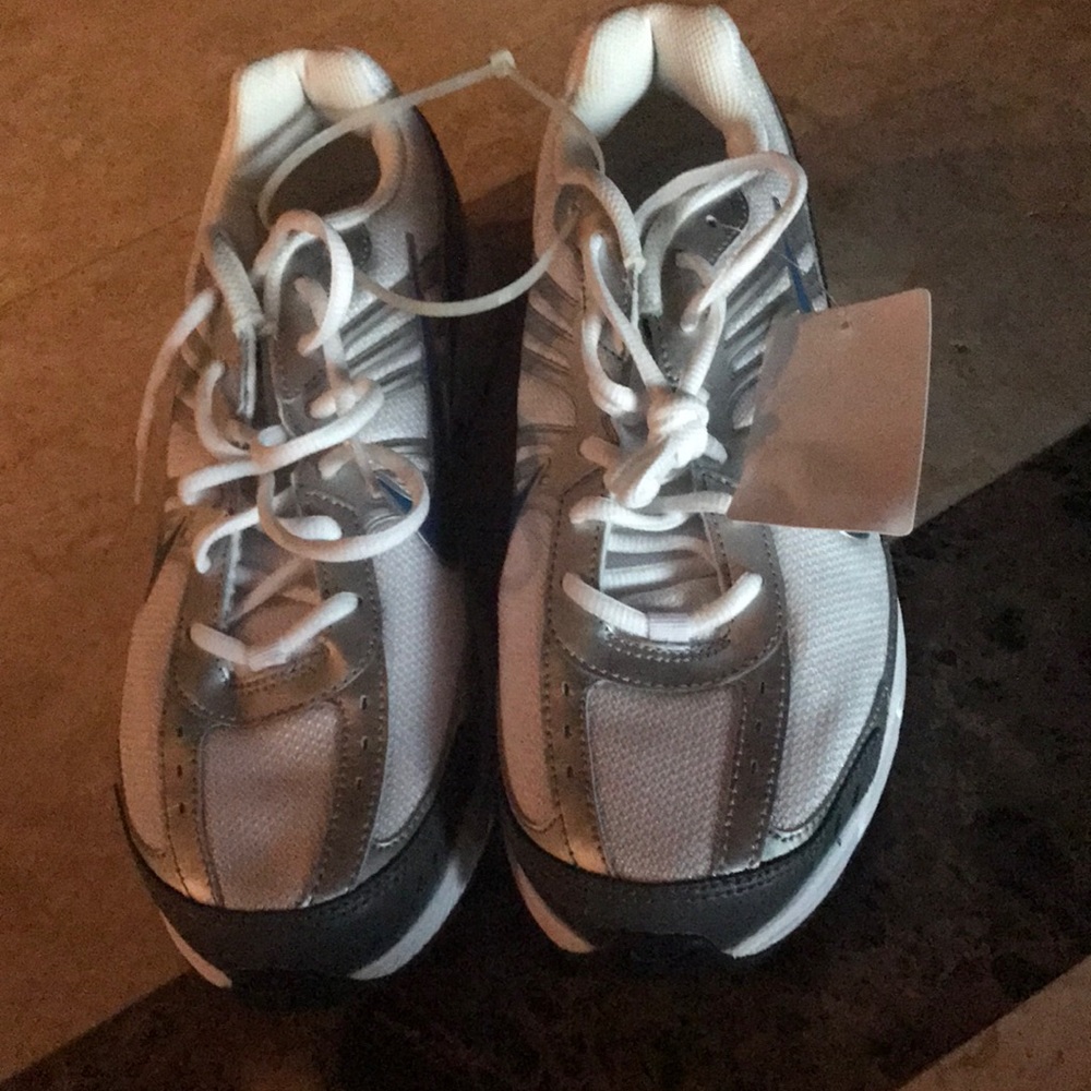 Men’s New Nike Size 10.5 Shoes